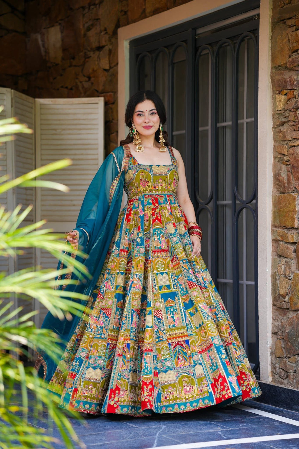 DESIGNER LOOK COLORFULL CREPE SILK BASE HEAVY MAXI SET